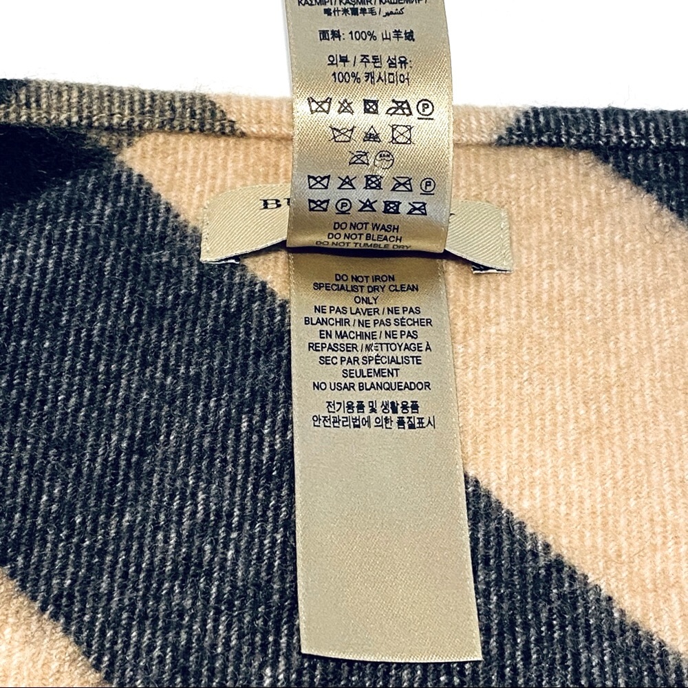 BURBERRY HALF MEGA CASHMERE BANDANA SCARF / WRAP - Picture 9 of 10